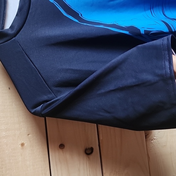 Under Armour Compression Jaws Shirt Men's Size Large NWT - Picture 3 of 6